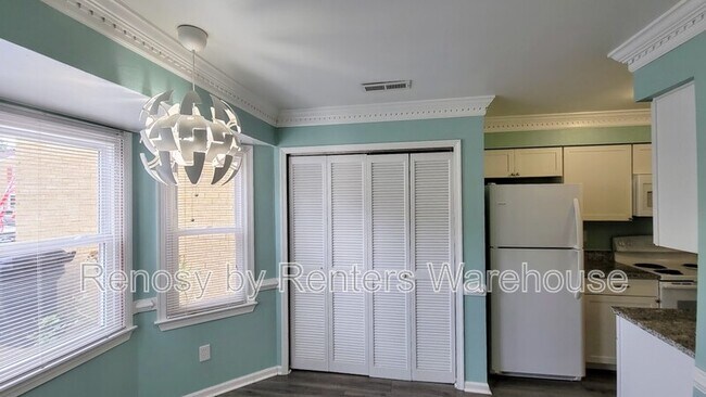 Foto del edificio - 4621 Merrimac Ln