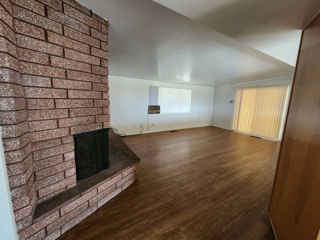 Building Photo - COMING SOON!!! Come See This Centrally Loc...