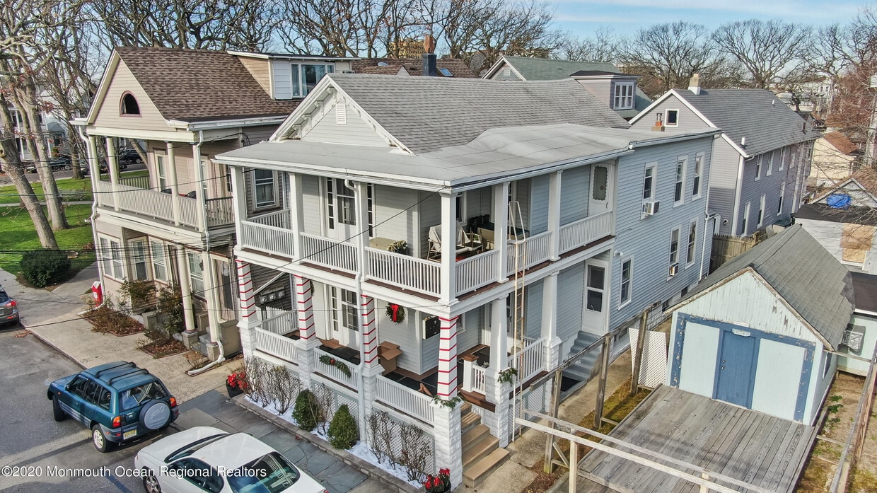 Primary Photo - 69 Mt Tabor Way