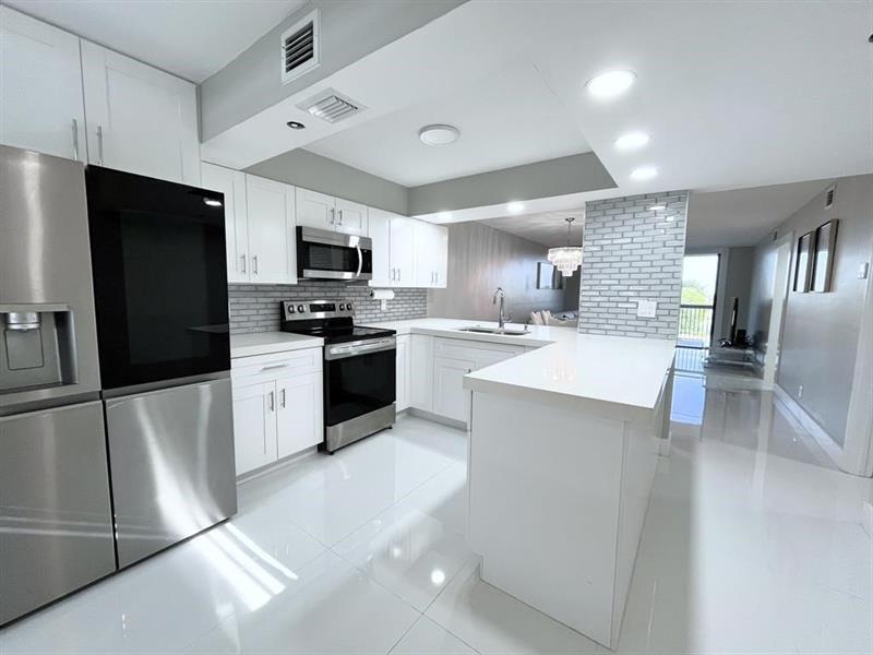 Foto principal - 1266 S Military Trail