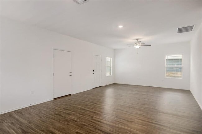 Foto del edificio - 7109 Spirit Hill Rd