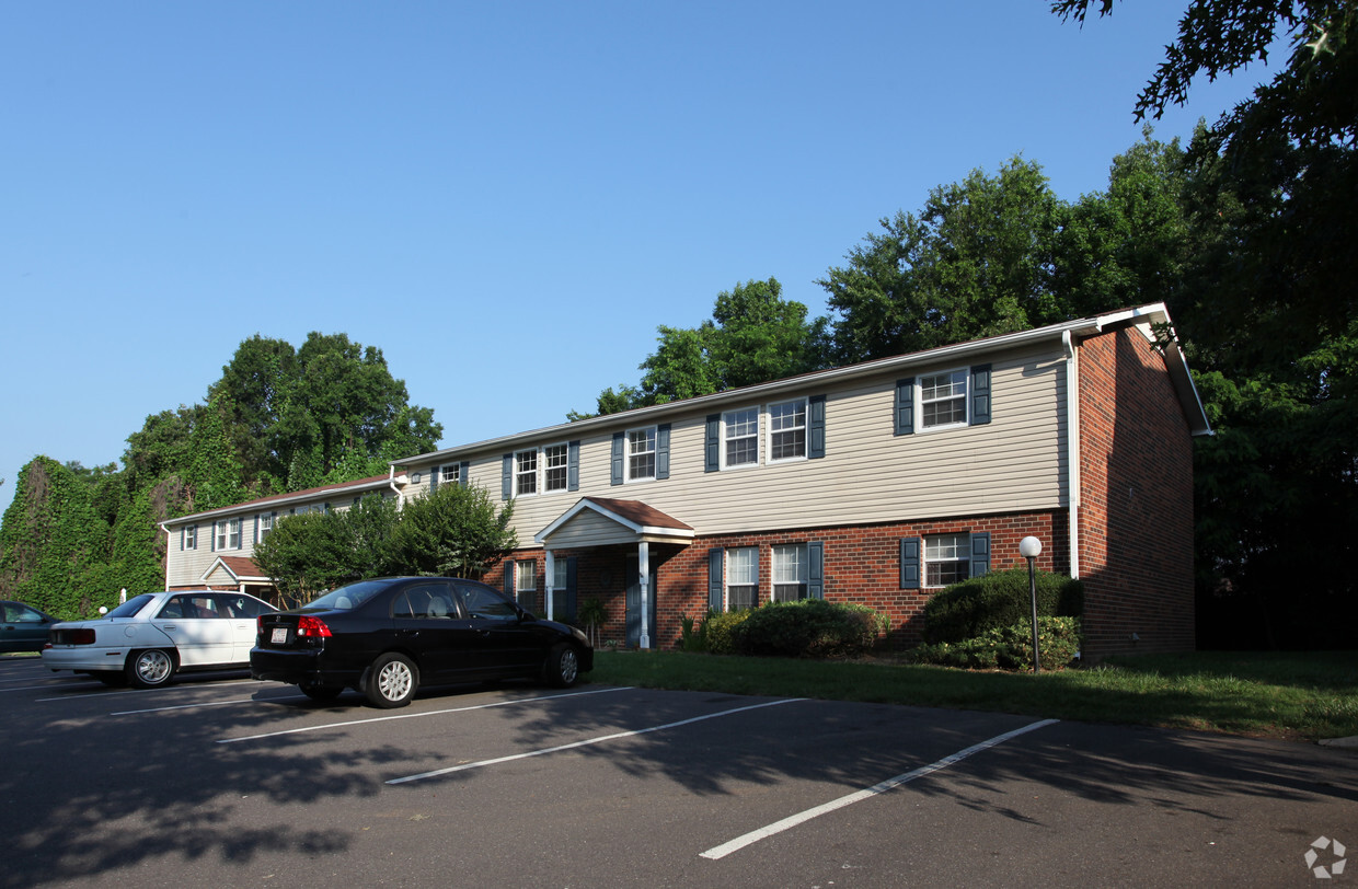 Primary Photo - Brookway West Apartments