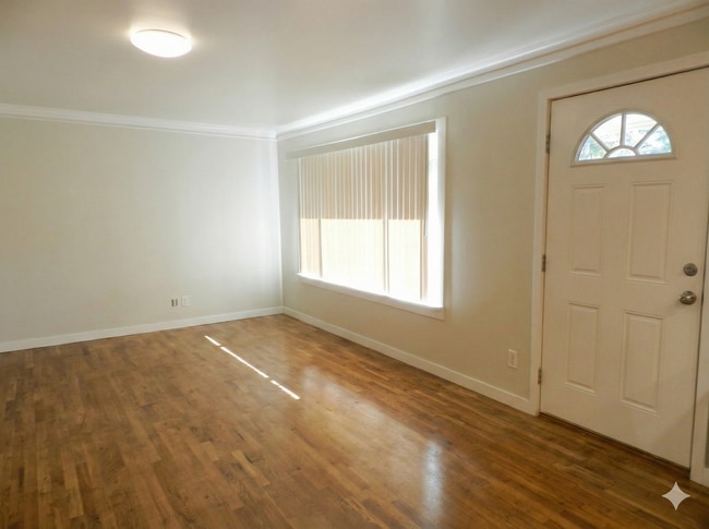 Building Photo - Fully renovated 2-BR Home – Space for Everything!