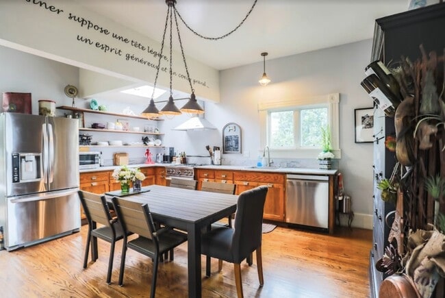 Photo - 106 Surrey St House