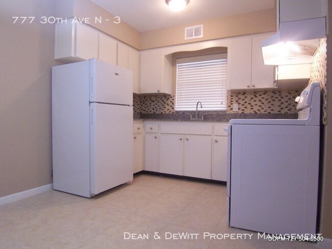 Foto del edificio - 777 30th Ave N