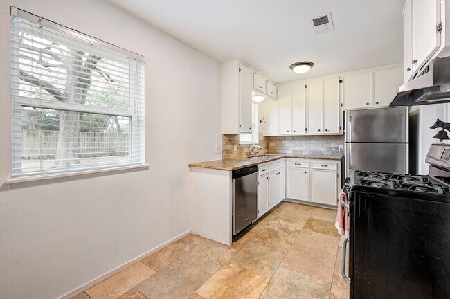 Foto del edificio - 4722 Carleen Rd