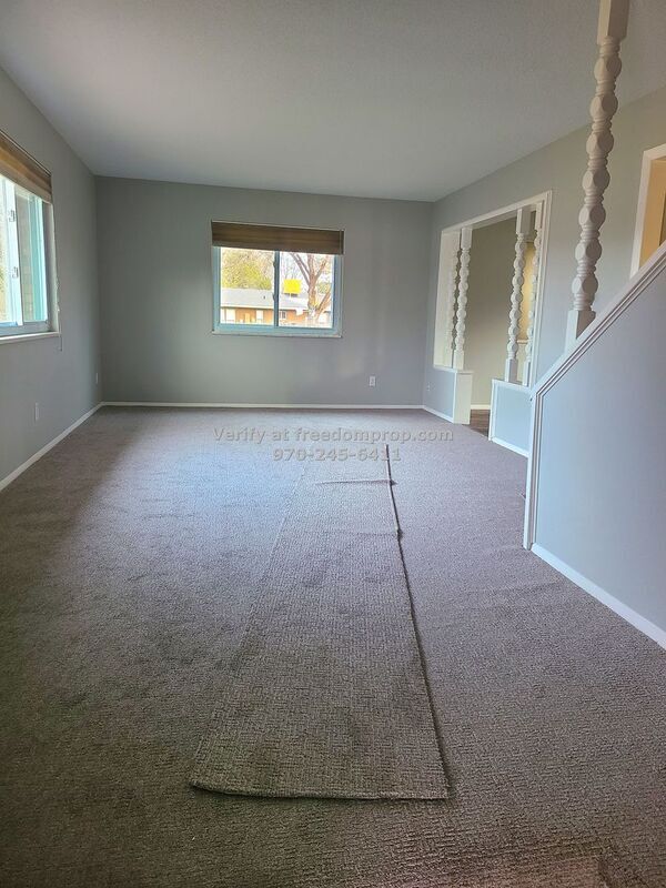 Foto del edificio - 2261 Fawn Ridge Ct