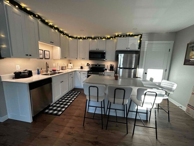 Building Photo - 1771 Old Stage Rd