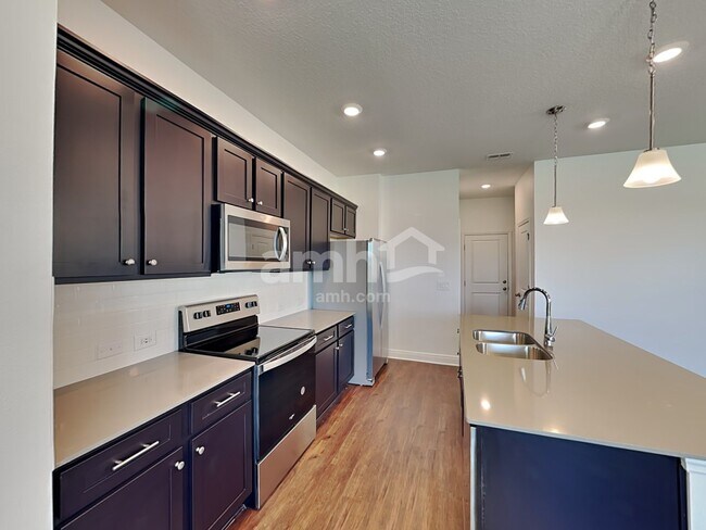 Foto del edificio - 14616 Cedar Mill Drive