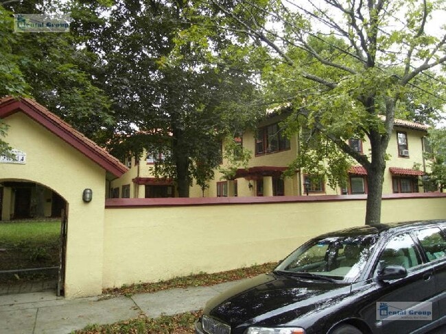 Foto del edificio - 7 Lakeview St