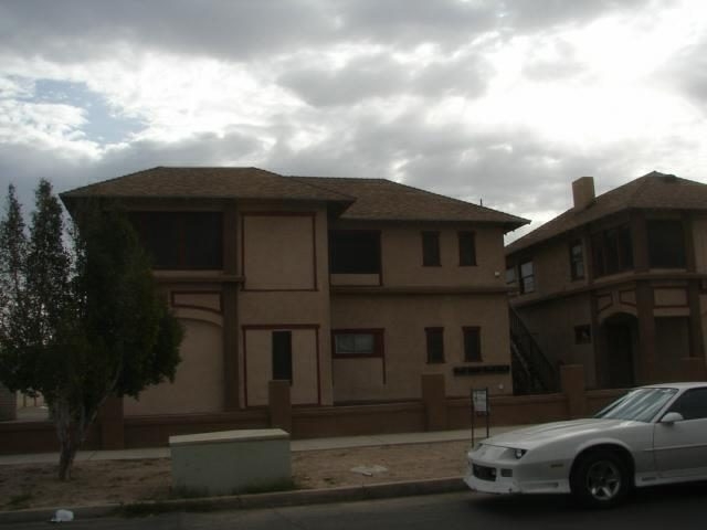 Building Photo - Four Plex