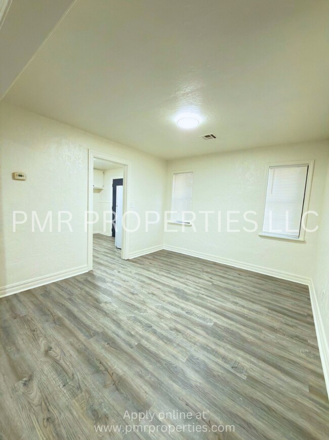 Foto del edificio - 2 Bedrooms - 1 Bath House