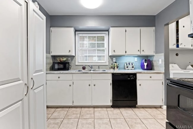 Building Photo - 1152 Woodbridge Dr