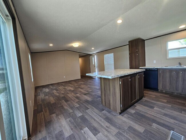 Building Photo - 1065 Myakka Dr