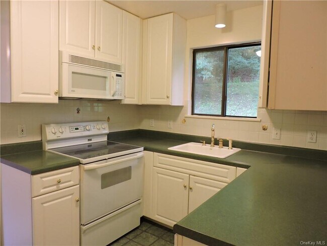 Building Photo - 237 Heritage Hills