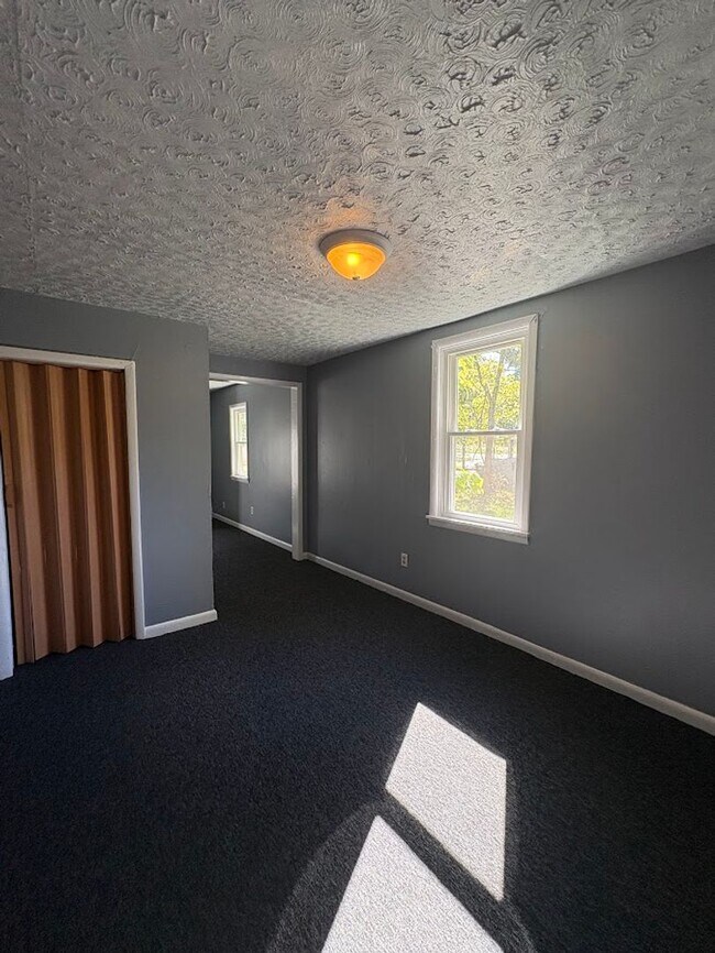 Foto del edificio - Two bedroom one bathroom home for rent