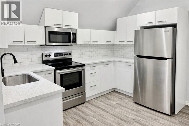 Photo du bâtiment - 252 Robinson St