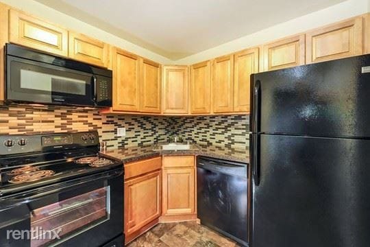 Primary Photo - 34 Dowling Cir