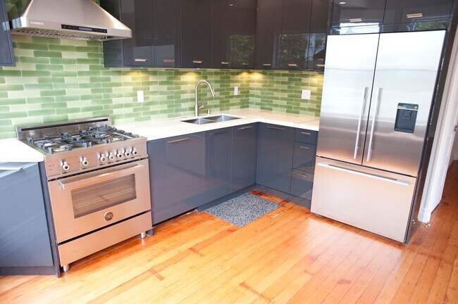 Foto del edificio - 991 Haight St