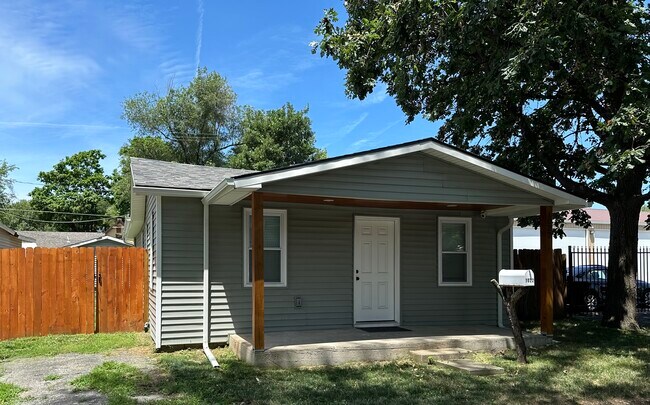 Foto del edificio - 1022 N Kansas Ave