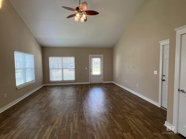 Building Photo - 1065 Crown Walk Dr