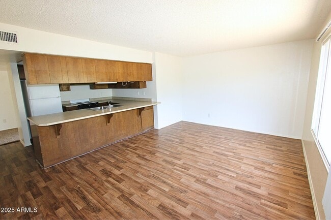 Building Photo - 2407 W Dunbar Dr