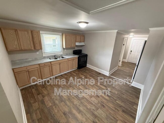 Building Photo - 421 Carolina Ave