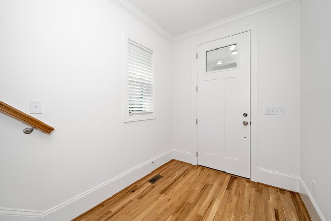 Foto del edificio - 1753 Crest Rd