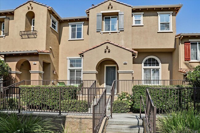 Foto del edificio - PRIVATE TOWNHOME IN MISSION GARDENS