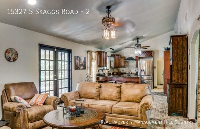 Foto del edificio - One of a kind! 4/2 lots of space!