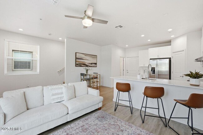 Foto del edificio - 7959 N 53rd Ave