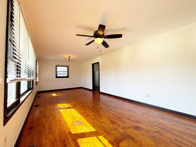 Foto del edificio - Greenback 37742 - 3 bedroom, 1 bath home - Contact Jeremy Logan (865) 307-2273