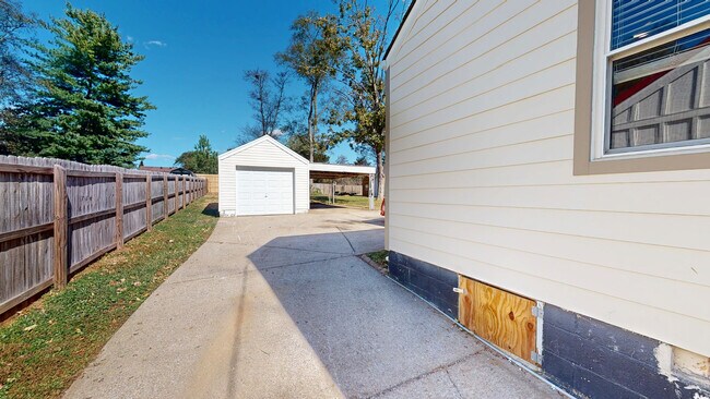 Foto del edificio - 1307 Cardinal Ave