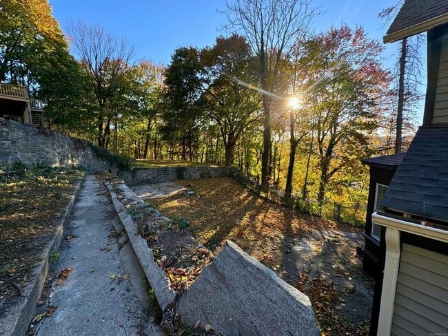Building Photo - Single Family House