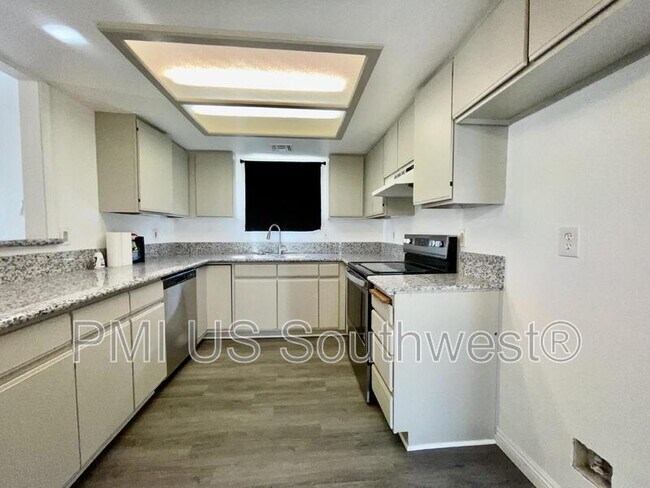 Foto del edificio - 1436 Paradise Ln