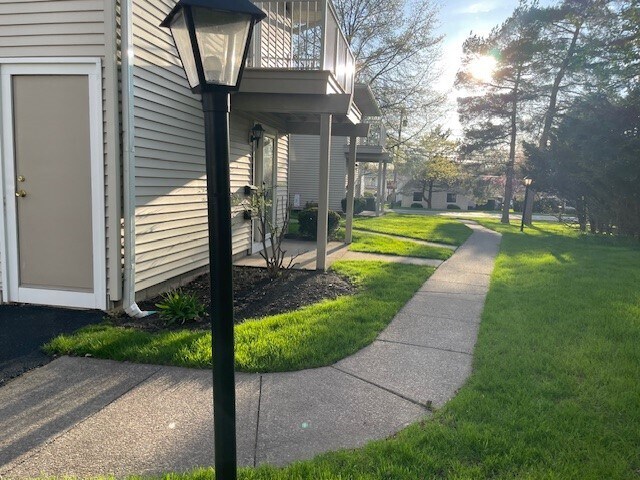 Foto del edificio - 894 Eastbrooke Ln