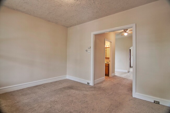 Foto del edificio - Spacious 4/5 Bedroom Home for Rent - Avail...