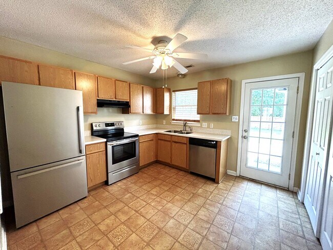 Building Photo - Welcome to Brandymill Lane!