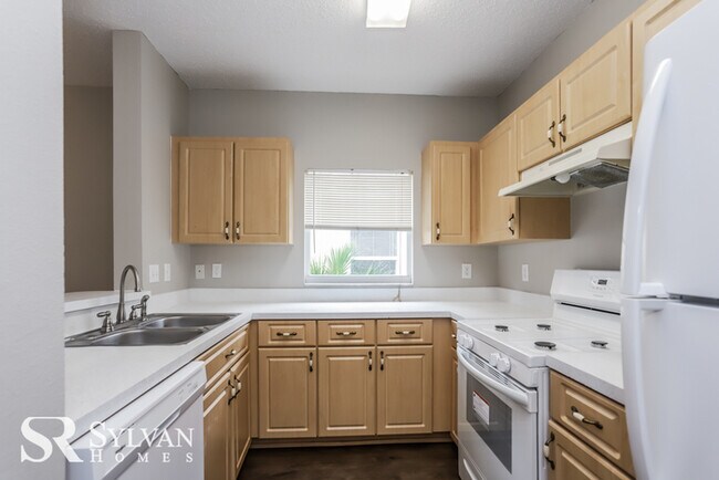 Building Photo - Sweet 3BR 2BA Home