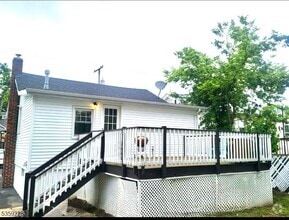 Building Photo - 126 Seabreeze Ave