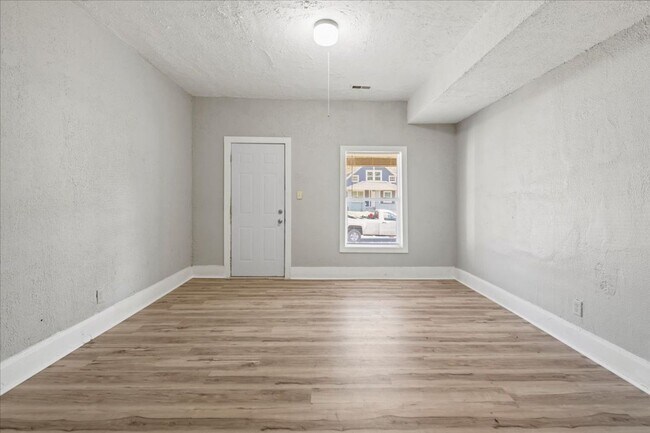 Foto del edificio - 1132 N Rural St