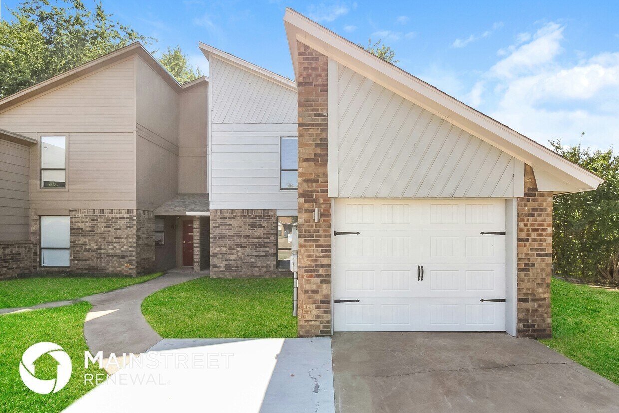 Foto principal - 1102 Swan Lake Rd