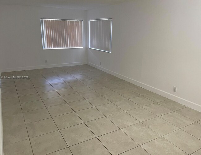 Foto del edificio - 161 Lakeview Dr