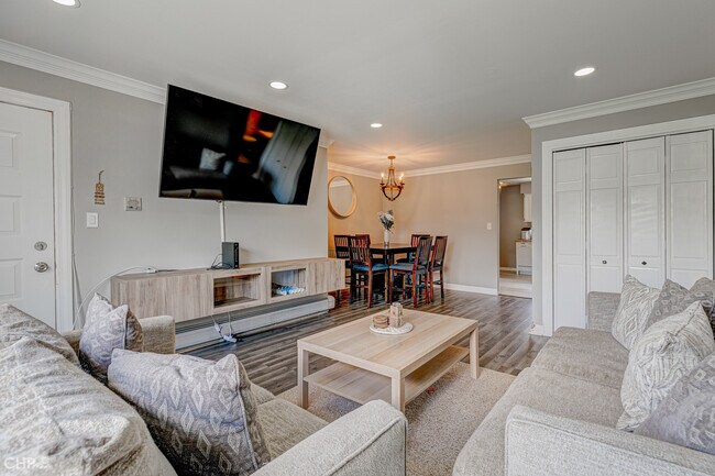 Building Photo - 1220 Whispering Hills Ct