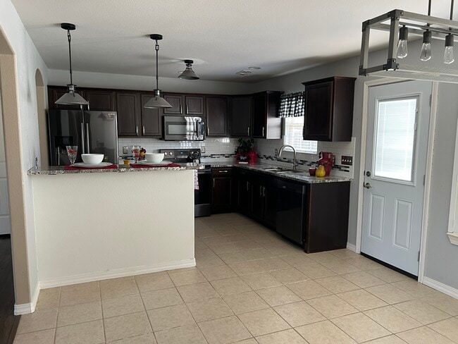 Building Photo - 455 Holts Lake Dr
