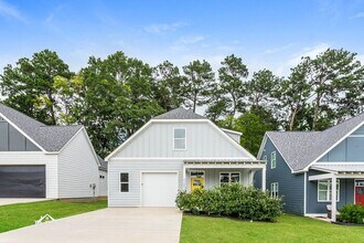 Building Photo - 5365 Lynnland Terrace