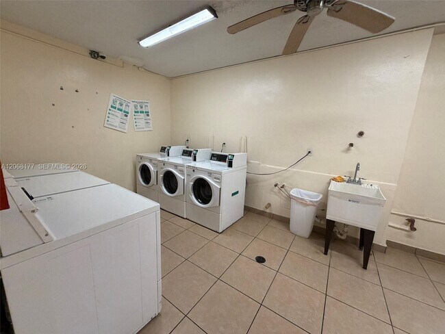 Foto del edificio - 17650 NW 68th Ave