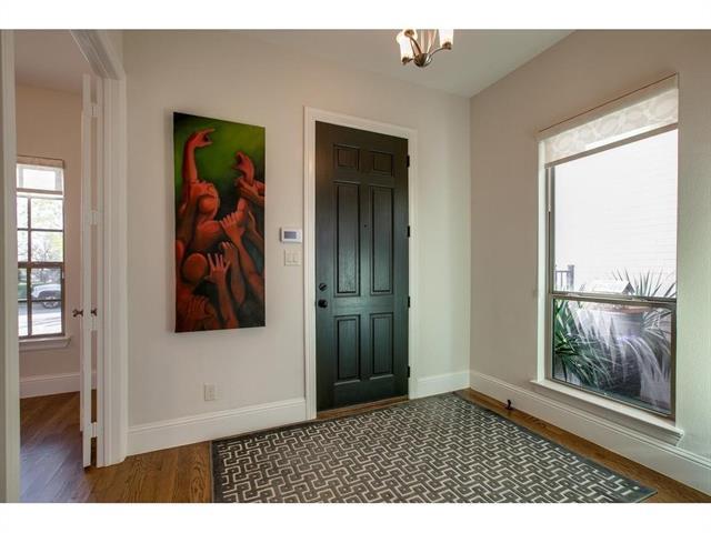 Foto del edificio - 629 Surrey Ln