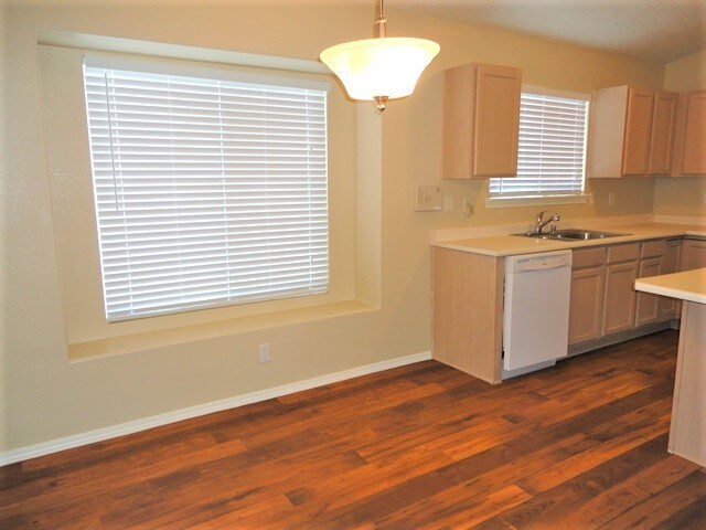 Building Photo - 836 Toadlena Meadows Drive NE