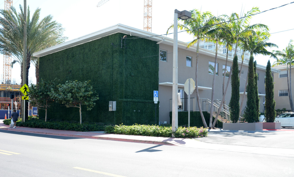 Building Photo - 9380 Collins Ave